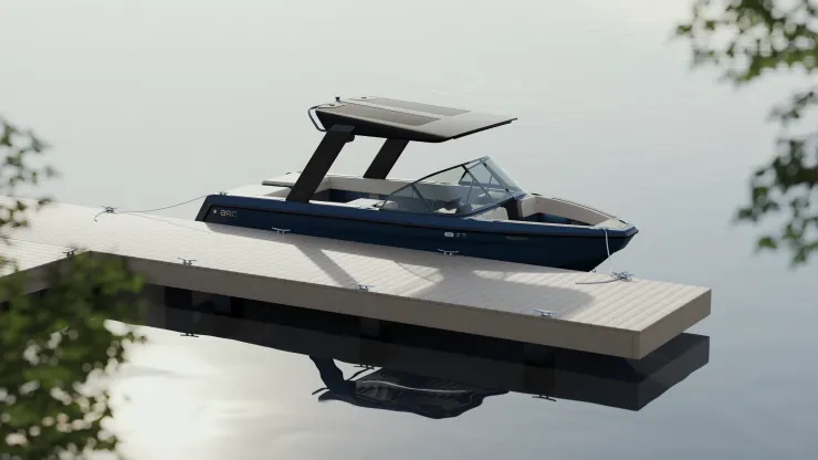 23 foot battery-electric boat designed for wake sports