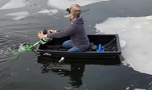 The things you see in Montana during ice fishing season…