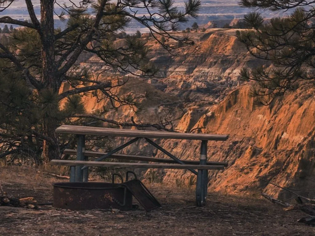 Makoshika State Park: Montana’s Largest State Park (Badlands Hikes, Dinosaurs & Stargazing in Glendive)